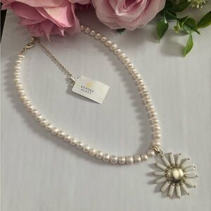 Kendra Scott Madison Daisy convertible gold pearl necklace in White Opaque Glass